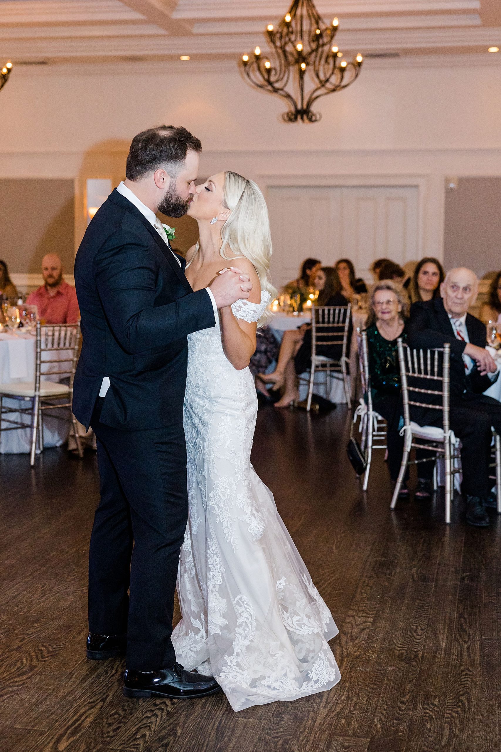 couple kiss on the dance floor at French Creek wedding reception 
