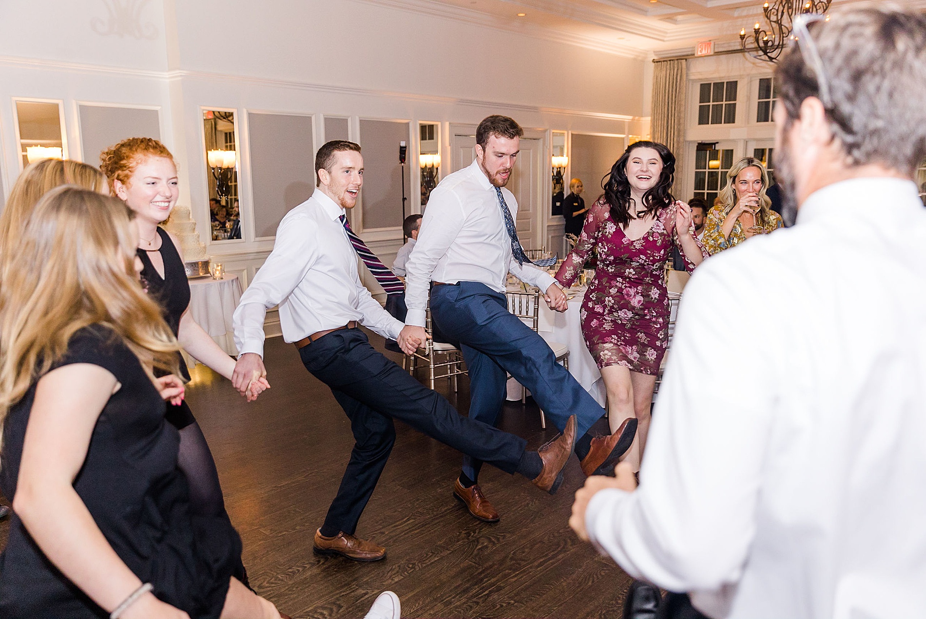 Guests on the dance floor at Pa wedding 
