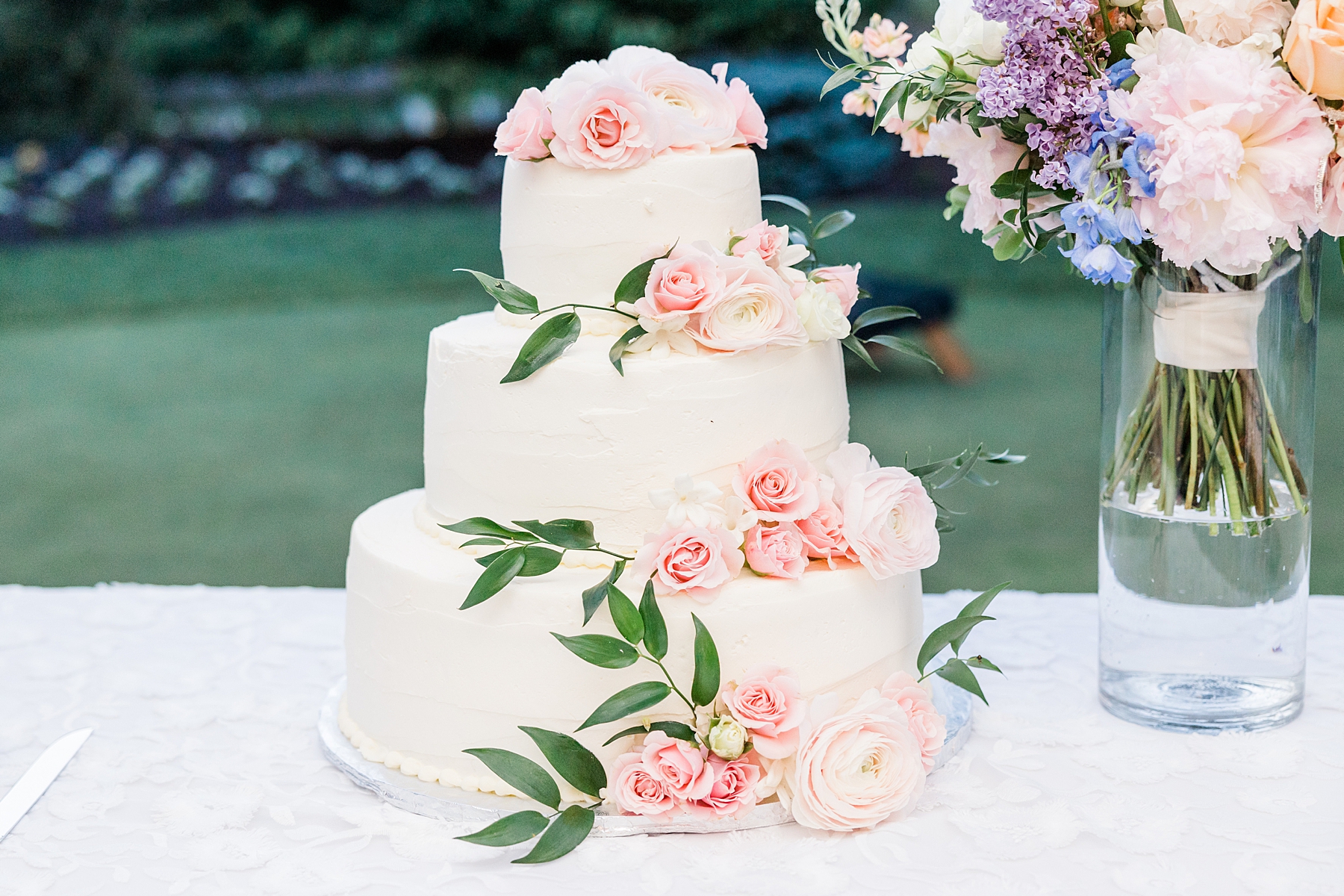 elegant garden wedding cake 
