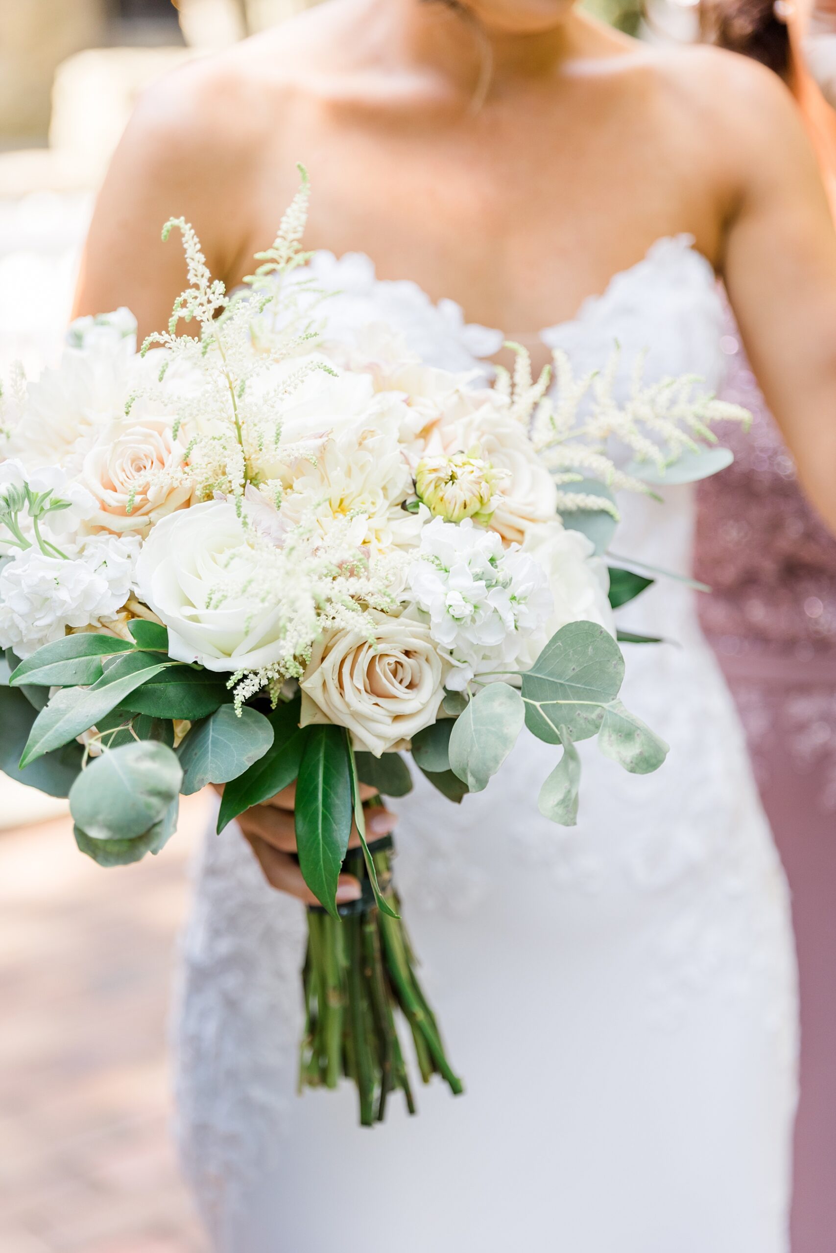 classic and romantic wedding bouquet